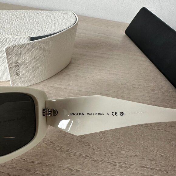 NWOT Prada SPR17W Symbole Sunglasses In Chalk White Geometric Design - Picture 9 of 11